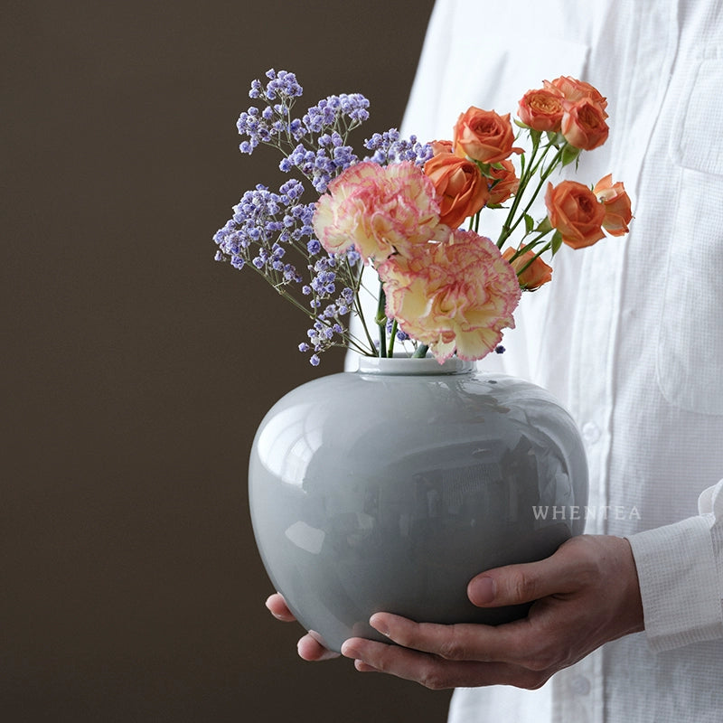 Vase à fleurs en céramique de la série Ash