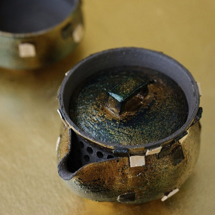 Da qi -Ji he bao ping teapot