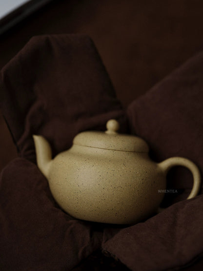 Ming-style Antique Pear Zisha Teapot